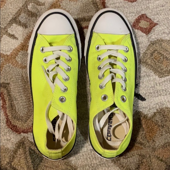 yellow converse size 7